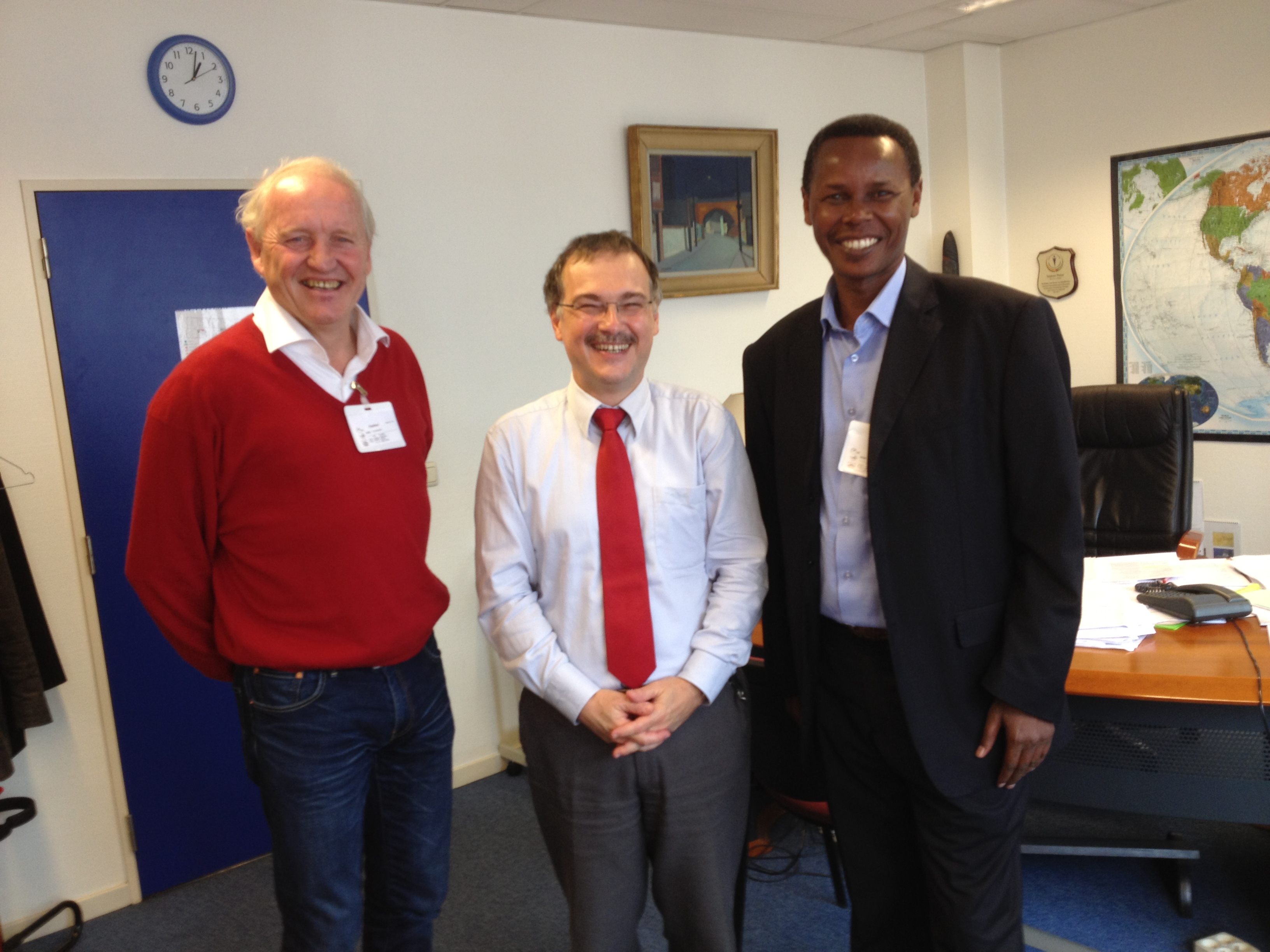 Mr Jean-Louis Thonnard (UCL), Mr. Stephan Plumat (APEFE) et Mr. Jean-Joseph Nyandwi (COPED).